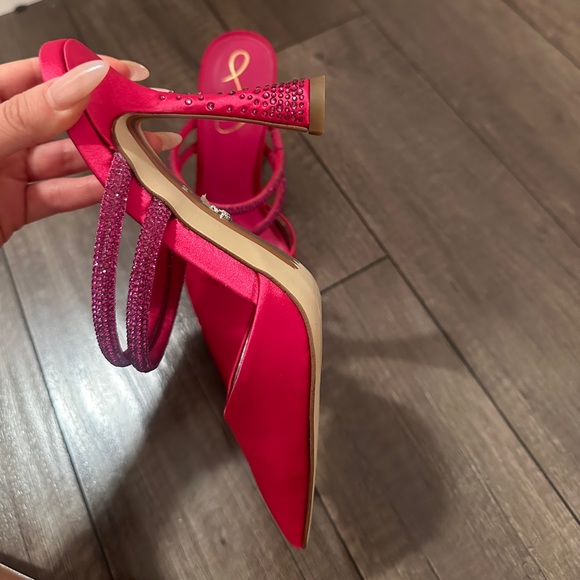 NEW Heels Agustina Bold Fuschia Suede Mule Pumps - Picture 13 of 13